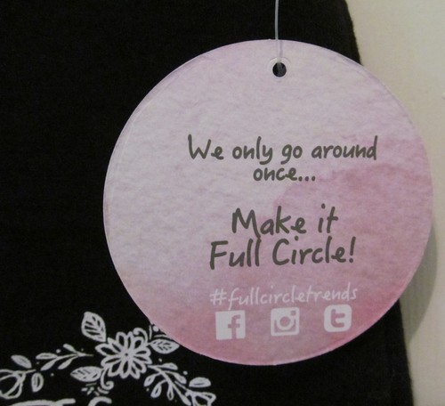 Full Circle Trends Black Pull-On Shorts Juniors SMALL Princess Decorative Button - Picture 4 of 5