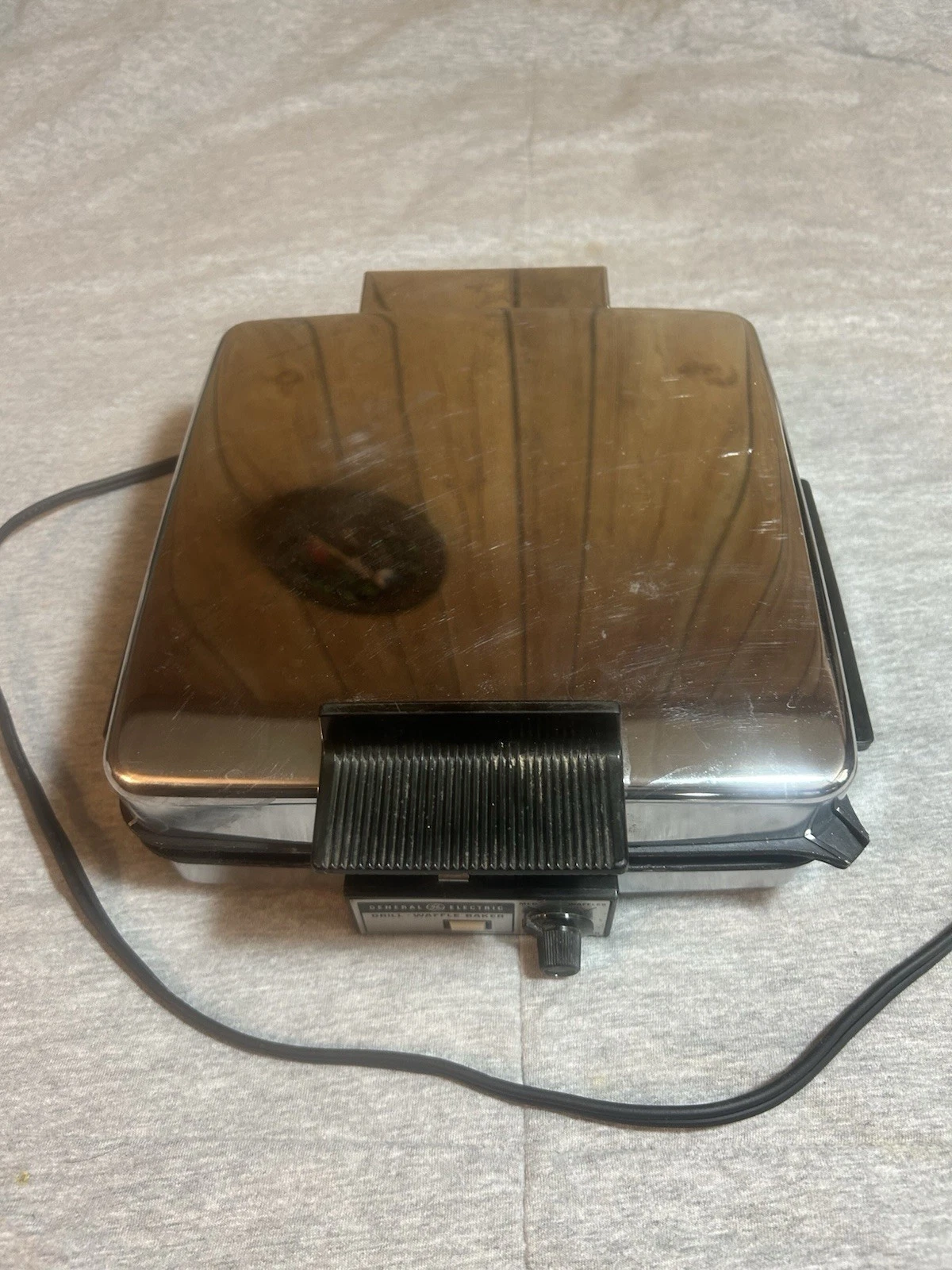 Vintage A2G48TGeneral Electric Grill-waffle Maker W/adj. Temp. Removable Grill