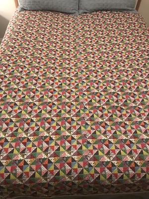 Vintage Hand Quilted 1950s Triangles COTTON Quilt 64x84. Clean Soft Med. Weight