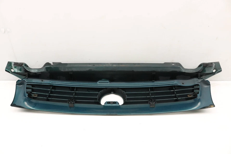 VW EUROVAN 1996-1997 1999-2004 - Rejilla de radiador superior delantera 7D0853651 Foto 3 de 4