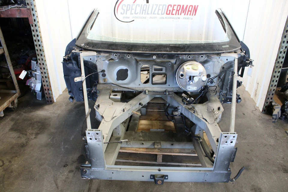 2008-2015 Audi R8 Front Frame Rail Apron Radiator Support damaged OEM Used Foto 2 de 4