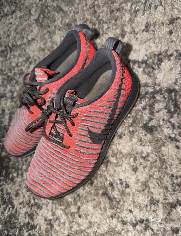 Nike Girl’s Red/Black Striped Low Top Lace-Up Athletic Sneakers