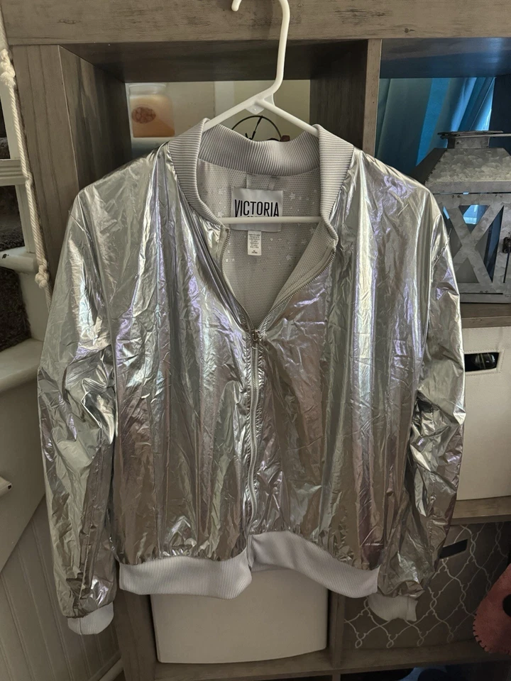  Chaqueta Bomber Deportiva Victoria's Secret Metálica Plateada M Foto 3 de 4