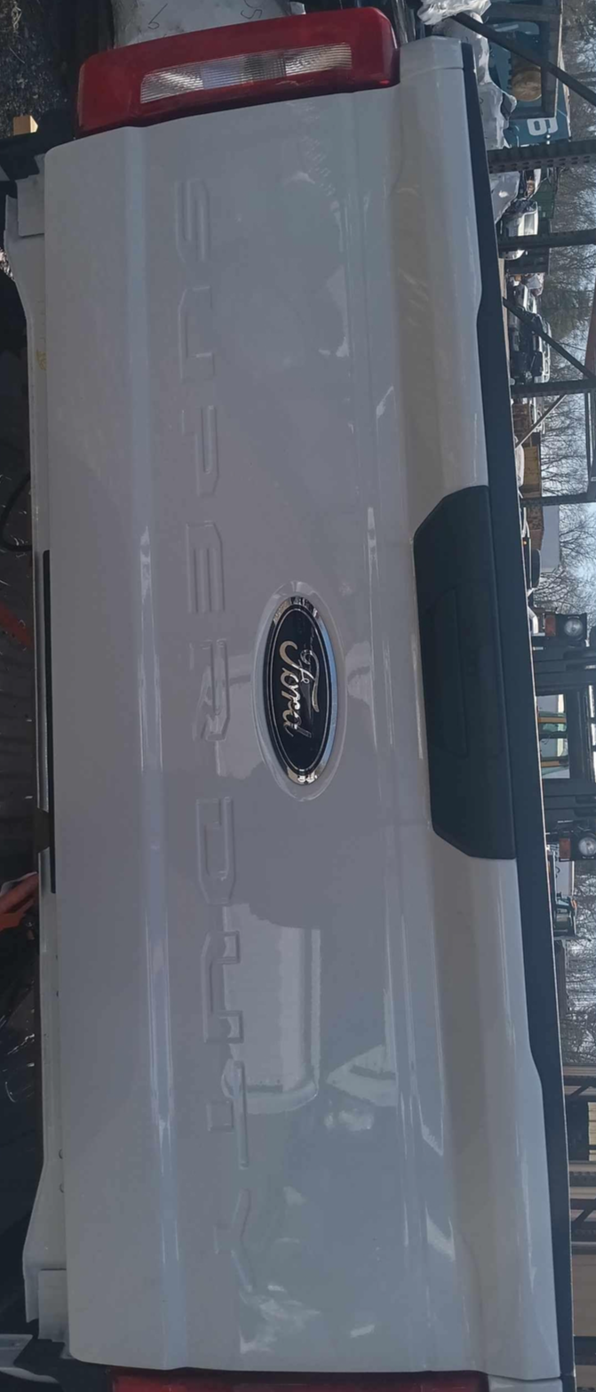 White Ford F250 SD Pickup Trunk/Decklid/Tailgate 2023