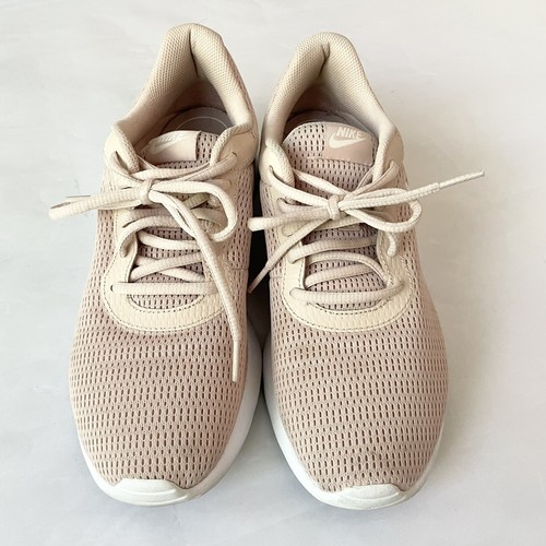 particle beige nike tanjun