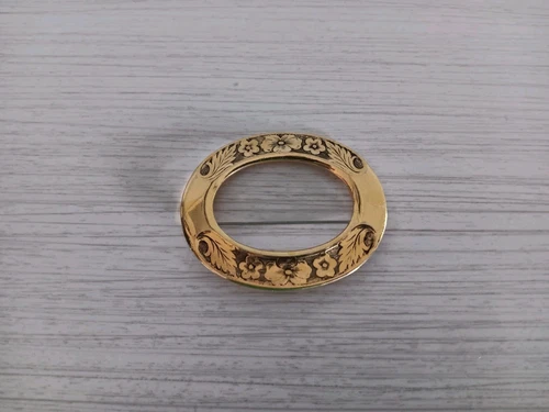 Vintage Gold-Tone Oval Flower Detail Costume Jewelry Pin Brooch