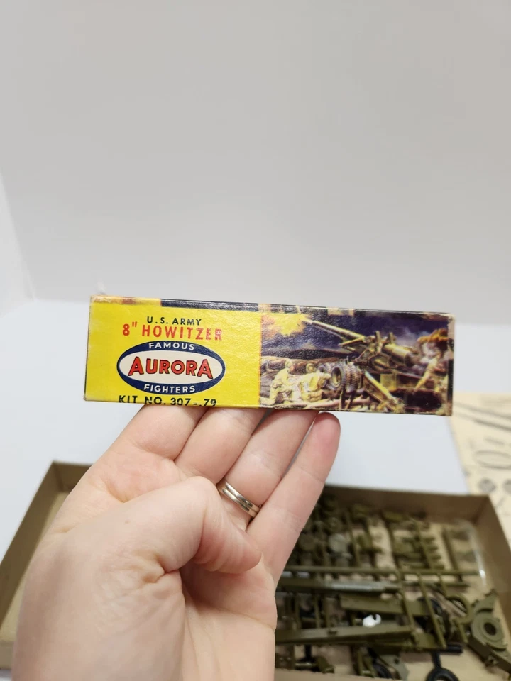 AURORA 1958 8” HOWITZER US ARMY TANK MODEL KIT #307 - 72 . Read - Image 4 of 4