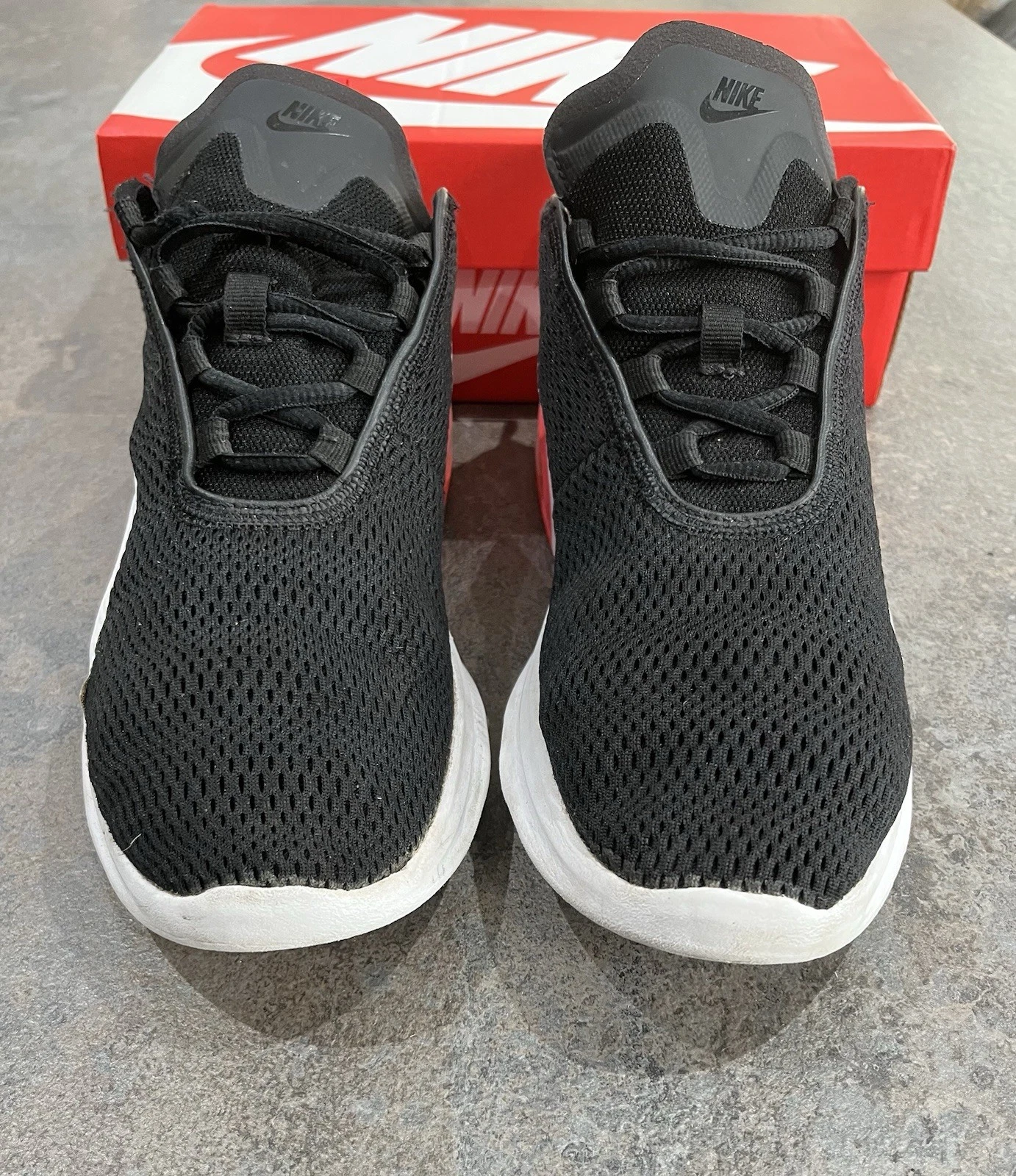 Nike Air Max Motion 2 Low Black Red Orbit Uomo Uk Taglia 7.5