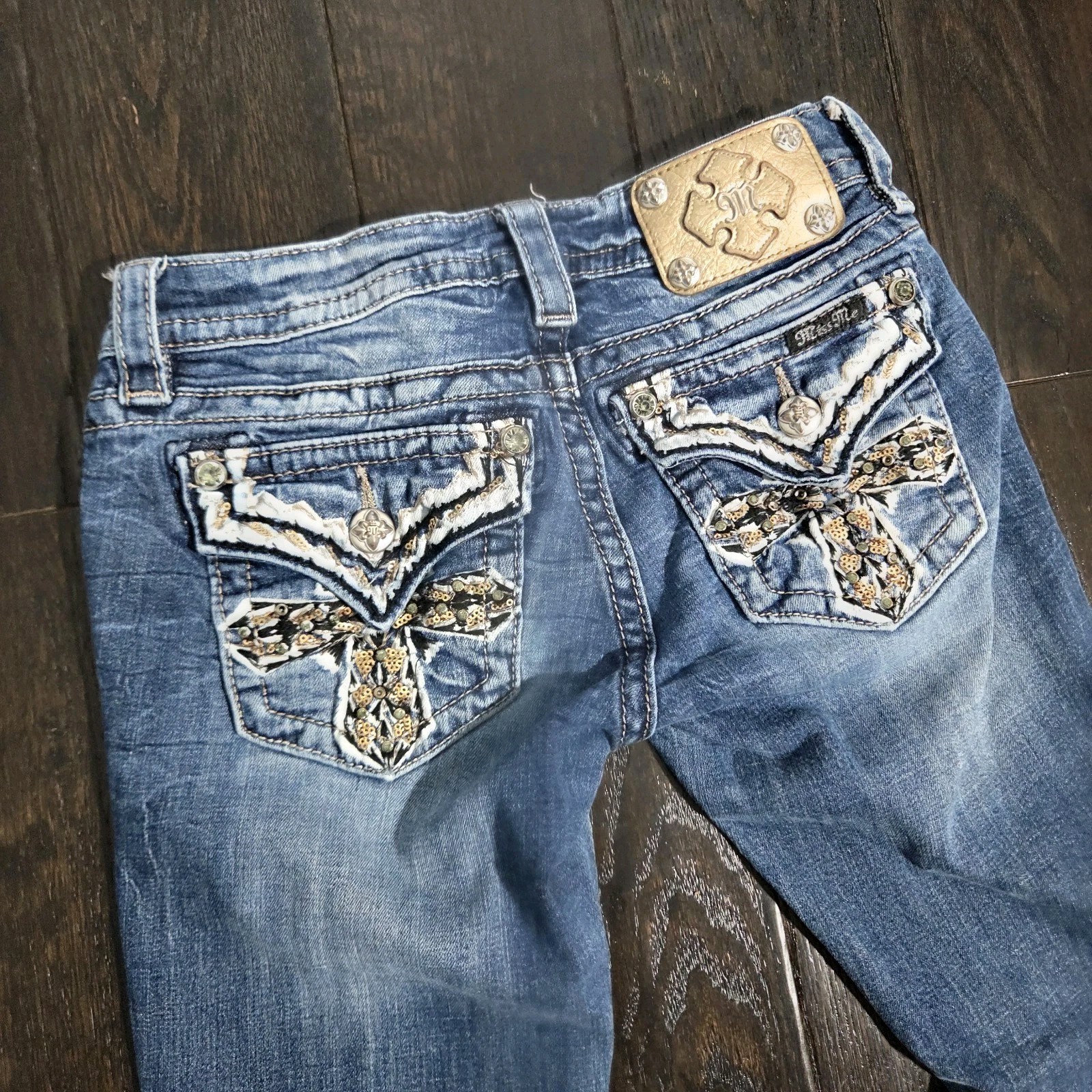 Miss Me Signature Boot Cut Jeans Women’s Size 25 Blue Denim Embellished Low Rise
