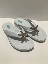 Oka-B White flip flops with Rhinestone Metal Starfish Women’s (M) 6-7, Excellent