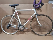 TREK 1000 ROAD BIKE SIZE MEDIUM, 23.5 inch, 18 SPEED, ALUMINUM