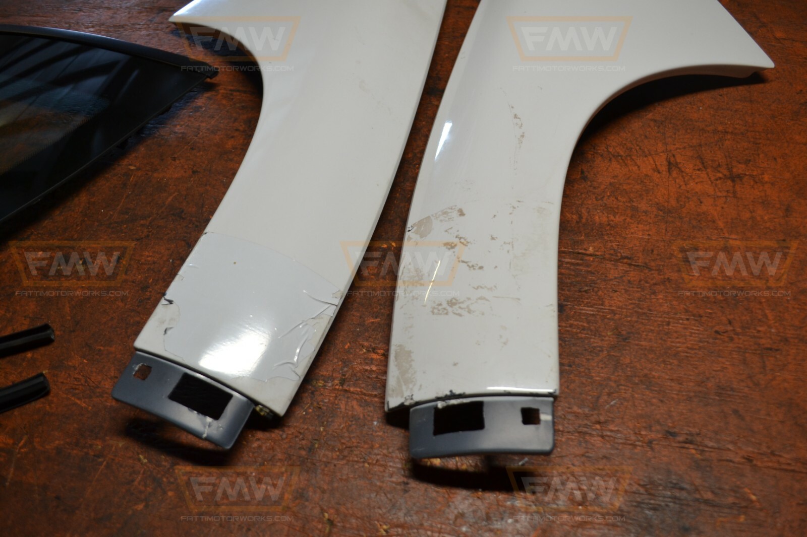 03 Mustang SVT Cobra Rear B pillar Quarter Panel Cover Glass Coupe 99