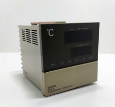 OMRON E5AX-VAA02 TEMPERATURE CONTROLLER HEATING/COOLING OUTPUTS