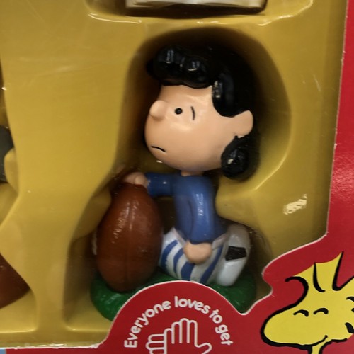 Peanuts Boxed PVC Gift Set Figures 3” Snoopy Charlie Brown Linus Lucy Applause - 第 3/11 張圖片