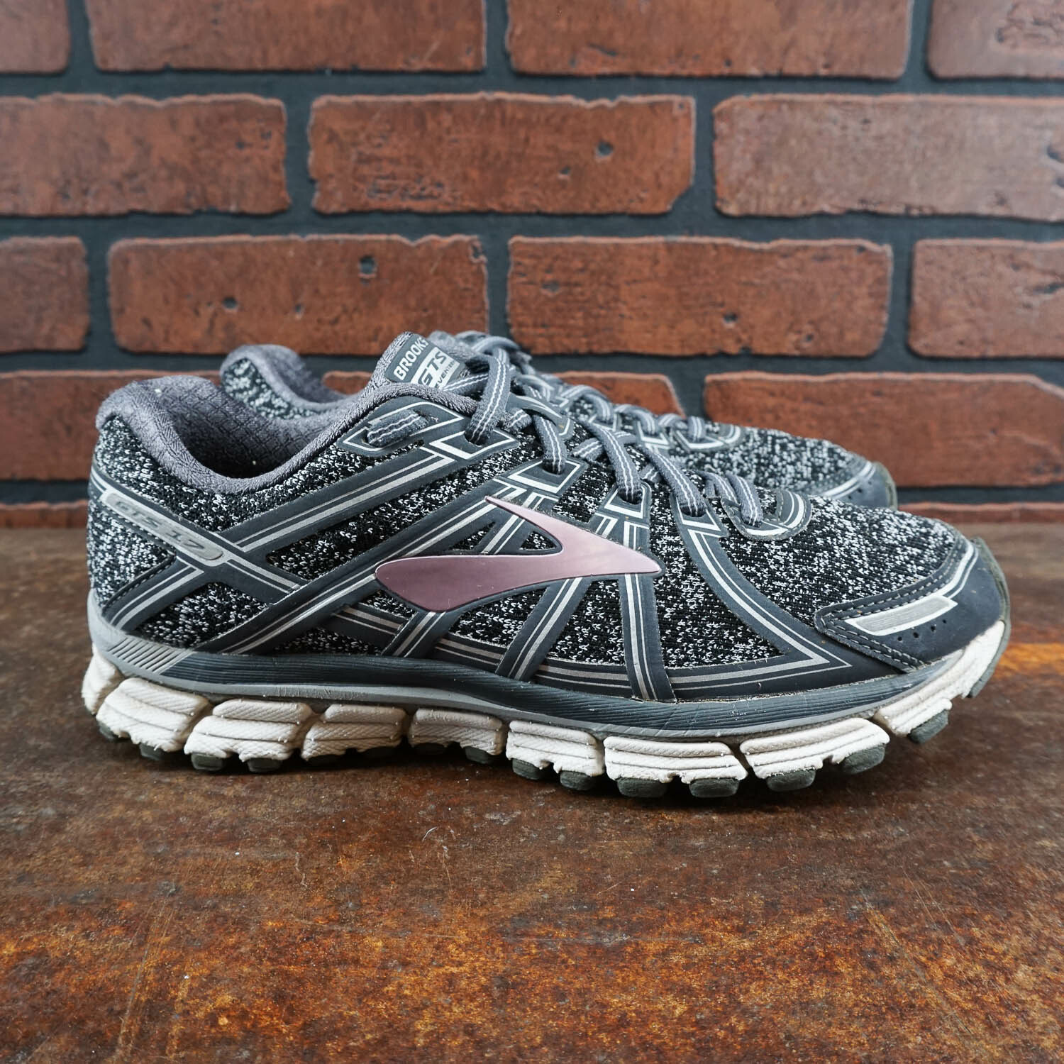 brooks ariel 17