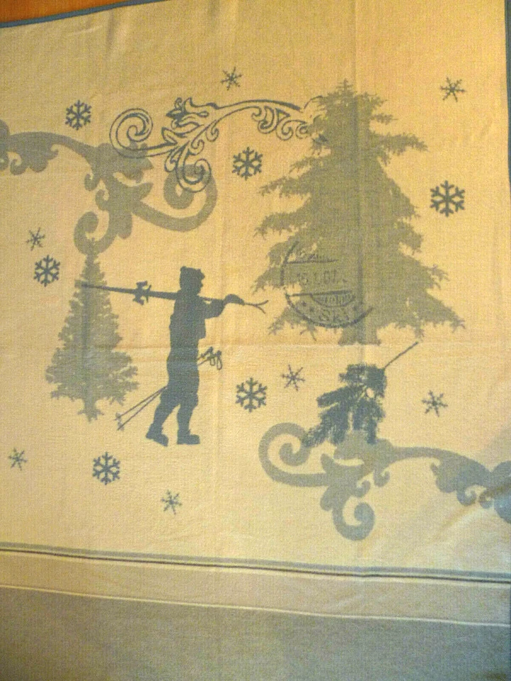 Schöne DORMIA Kuscheldecke Decke Kinderdecke Winterlandschaft  blau 145 x 200cm - Bild 3 von 4