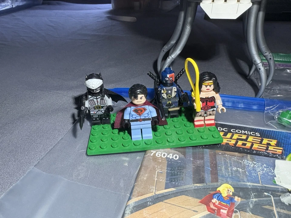 Lego 76040 brainiac attack complete with instructions and mini figs + extras - Image 4 of 4