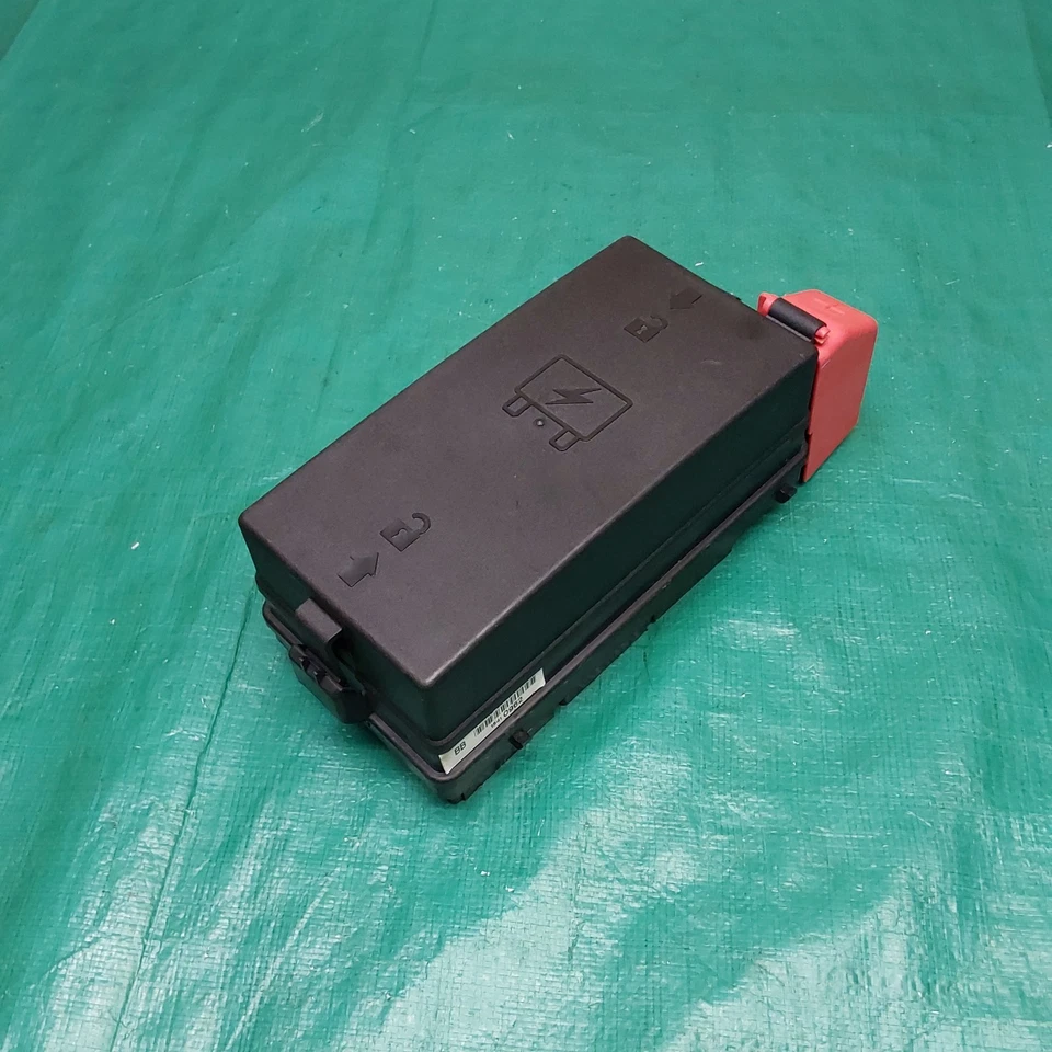 Caja de conexiones de fusibles debajo del asiento trasero Cadillac Deville 2000-2005 OEM 15410962 Foto 3 de 4