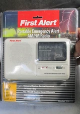 First Alert Portable Emergency Weather Radio 7 Noaa Channels + am/fm Wx-17 NEW