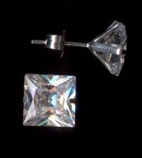 New 14K Solid White Gold 7mm Princess Cut Clear Crystal CZ Solitaire Earrings Hh