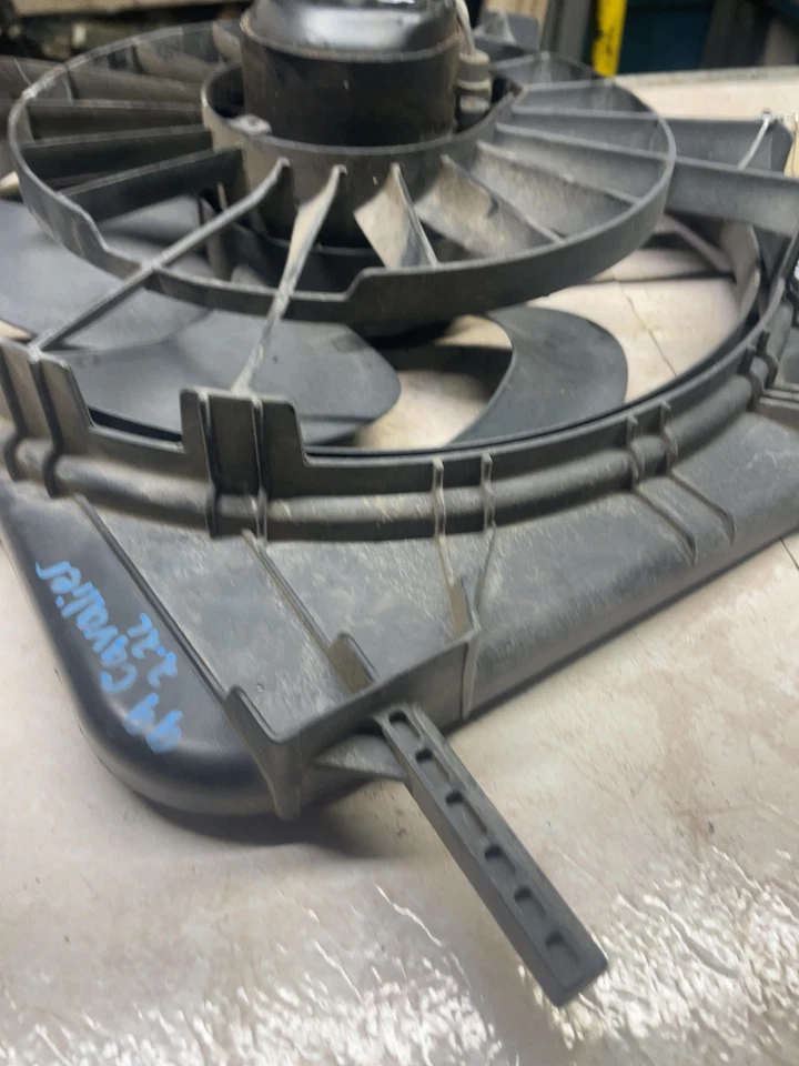 1995-04 CAVALIER SUNFIRE AC Electric Radiator Cooling Fan Motor Shroud Assembly Foto 3 de 4