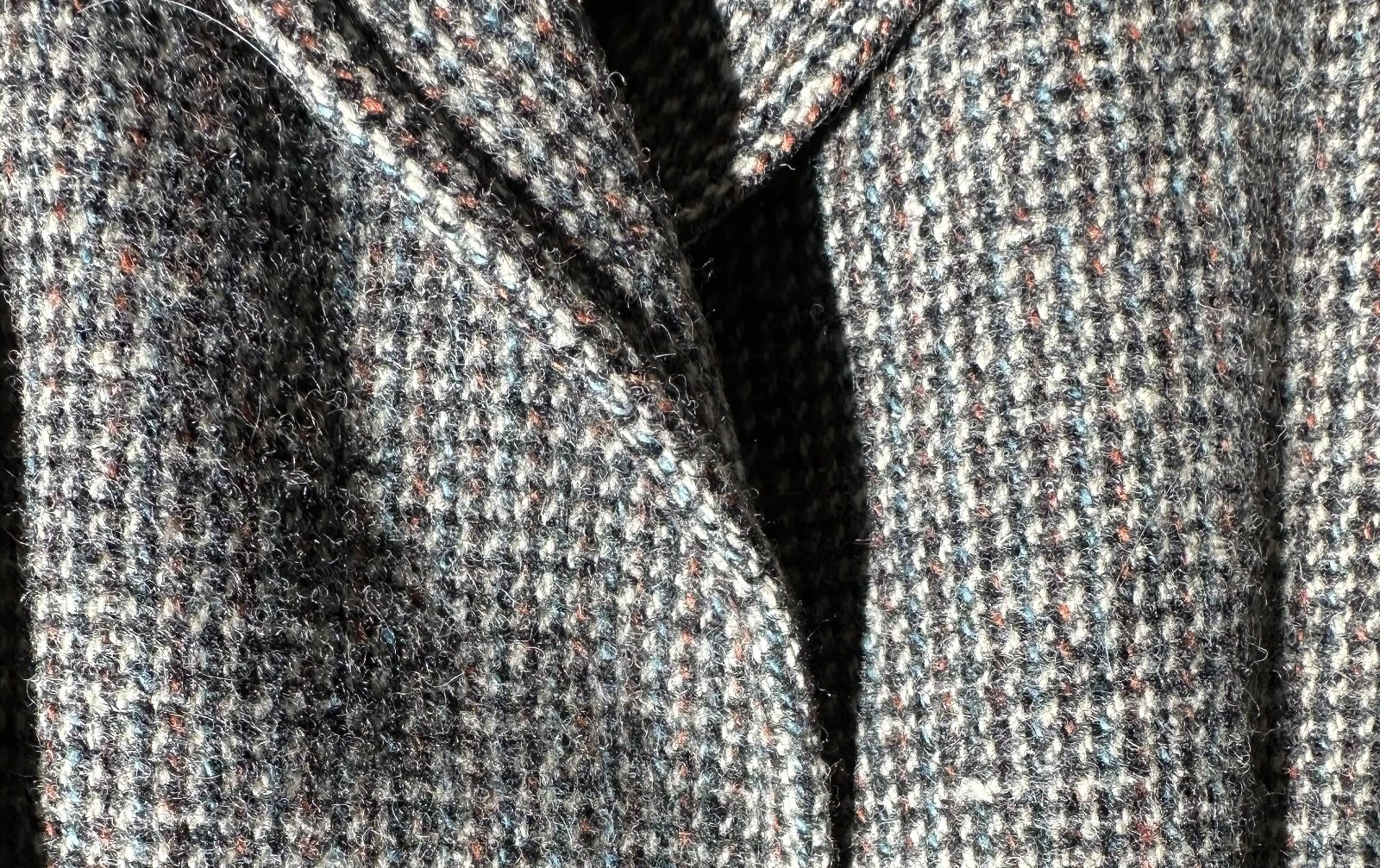 Vintage Men's Harris Tweed Overcoat. L/XL image 4