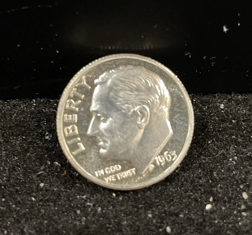 1963 Silver Roosevelt Dime In Excellent Uncirculated Condition 28
