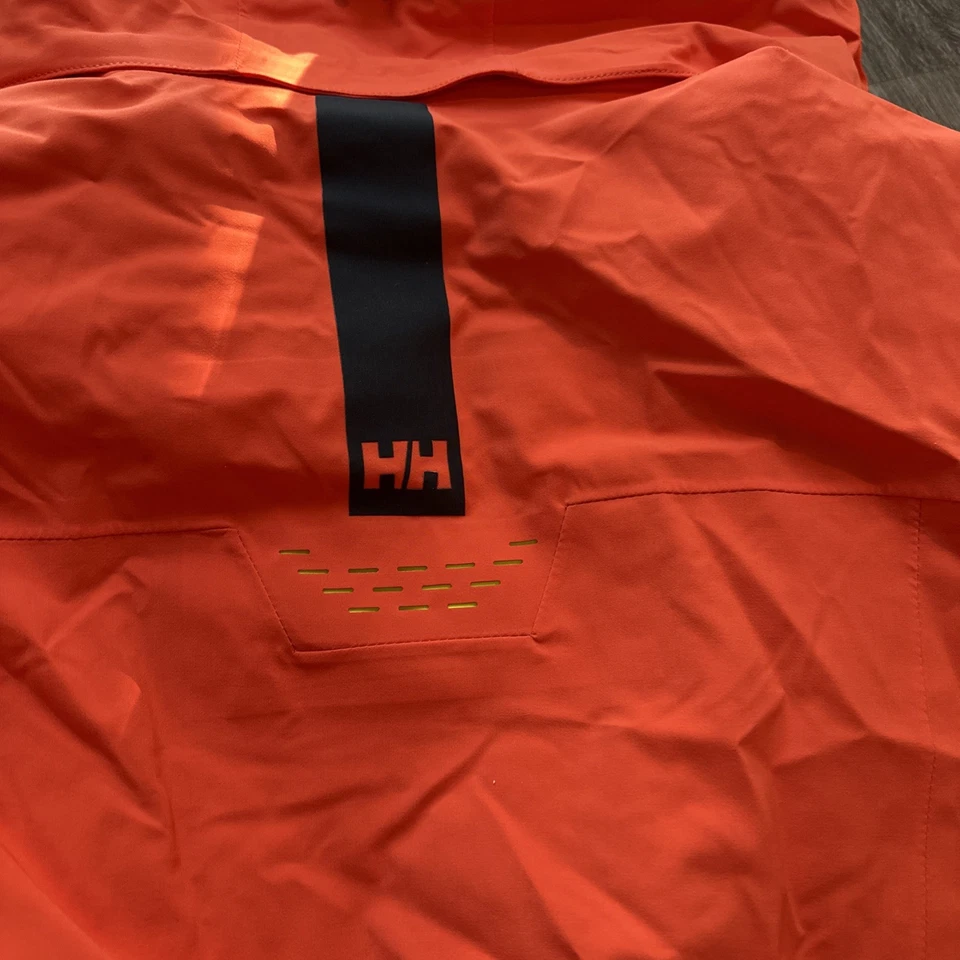 Chaqueta de invierno para hombre Helly Hansen Alpha Lifaloft, tomate cereza, mediana Foto 2 de 4