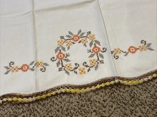 Pair Vtg Std Size Pillow Cases Hand Embroidered Floral Wreaths Crochet Edging