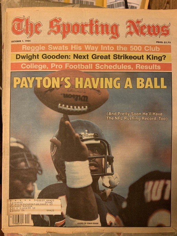 Sporting News 1984 Walter Payton - Payton's having a Ball