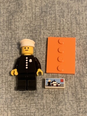 LEGO 71021 Minifigures Series 18 Policeman 40th Anniversary