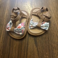 Old Navy Floral Sandals Girls Size 0-3 Months