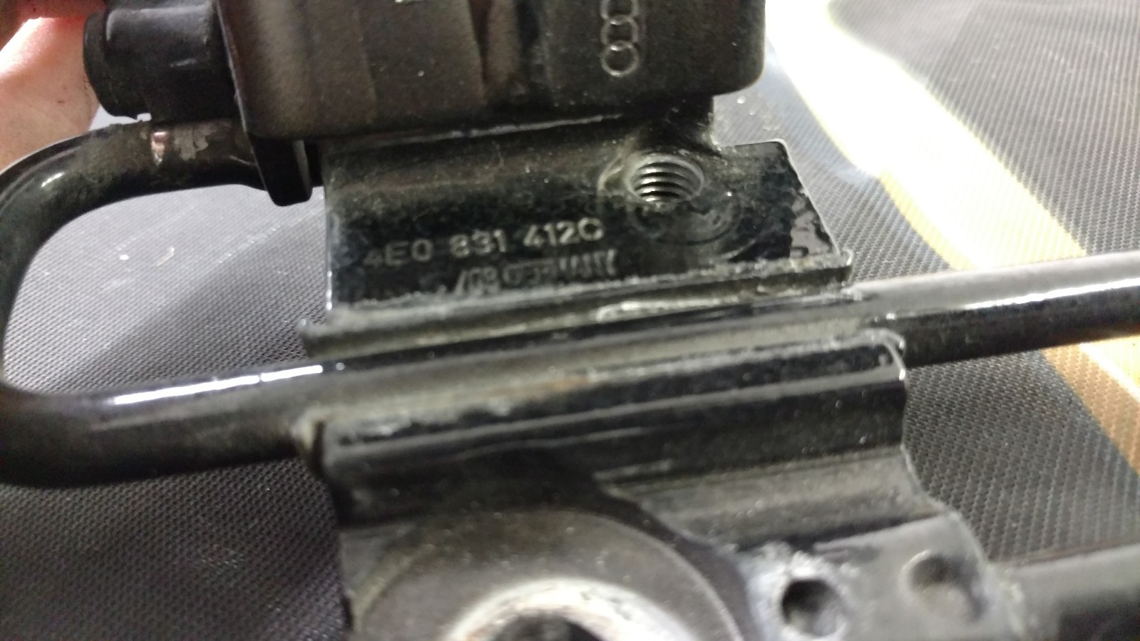 LAMBORGHINI GALLARDO COUPE SPYDER SL RIGHT FRONT LOWER DOOR HINGE OEM 4E0831412C