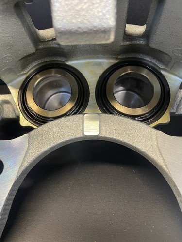 HINO CYLINDER ASY - DISC BRAKE - LH 4775037122/ 47750-37122 - Picture 5 of 7