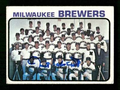 1973 Topps Brewers team card #127 Ted Kubiak signed autograph  GVG crease Cool b