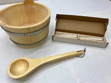 Navaris Wooden Sauna Bucket With Ladle Essential Spa Accessory Steam Room U4B
