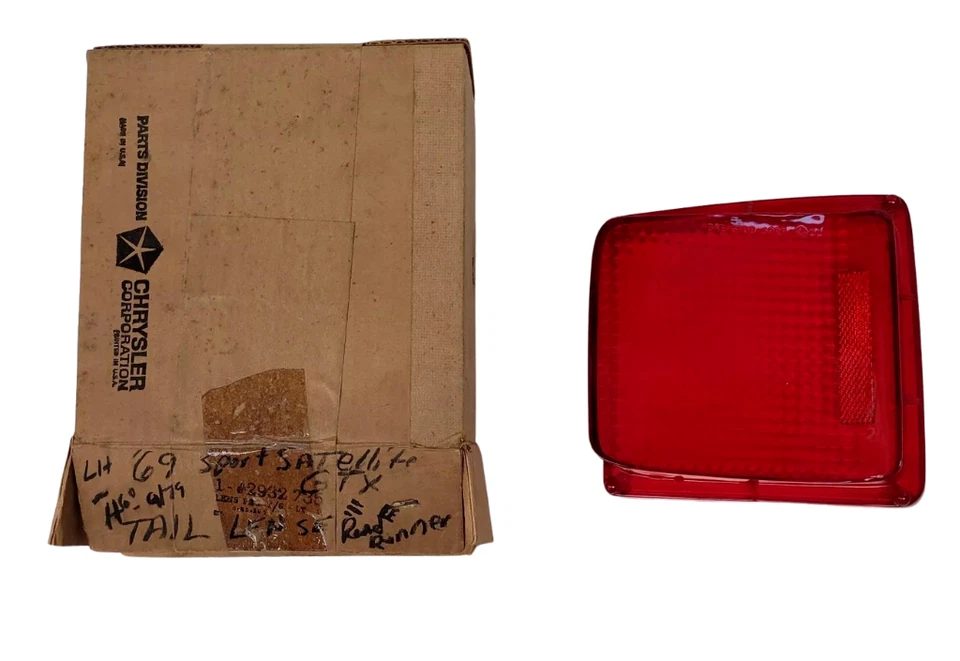 Lámpara de luz trasera izquierda Plymouth GTX Sport Satellite 69 2932735 NOS Foto 2 de 4