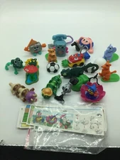  Kinder - Assorted Lot of 15 Items (c)
