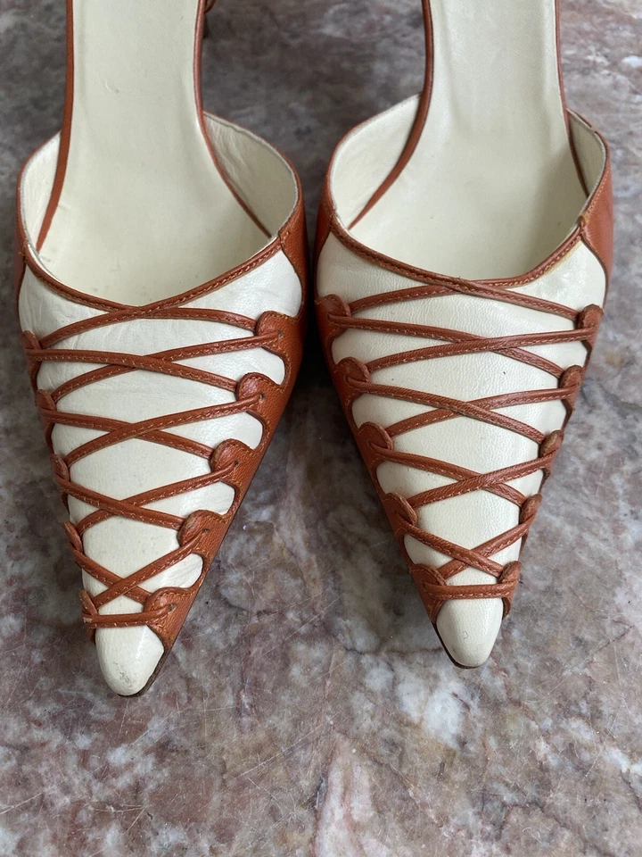 Alexandra Neel Naranja Marfil Cuero Punta Punta Tacones Cordones 38/7.5 ¡USADOS EN EXCELENTE ESTADO! $598 Foto 4 de 4