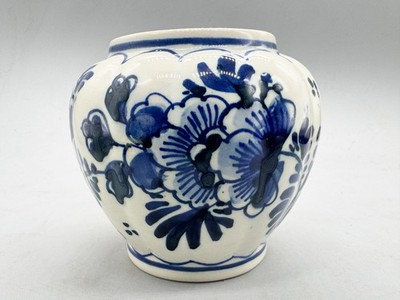 VINTAGE DP DELFT HANDBEMALTE BLAU & WEISSE FLORAL KUGELFÖRMIGE VASE FLORALES MUSTER