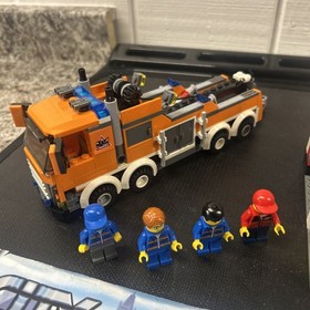 LEGO #7642 Garage &ndash; Complete w Instructions & Minifigs 2009 Retired & Rare!