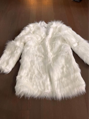Women's faux fur coat. Size XS