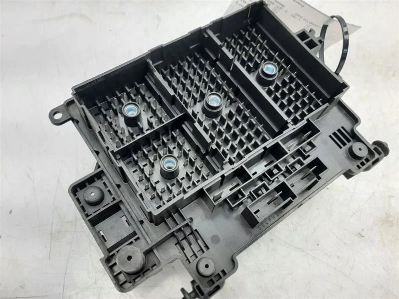 Caja de fusibles motor estilo clásico 06-07 GMC Sierra 1500 pickup 15139209 Foto 4 de 4