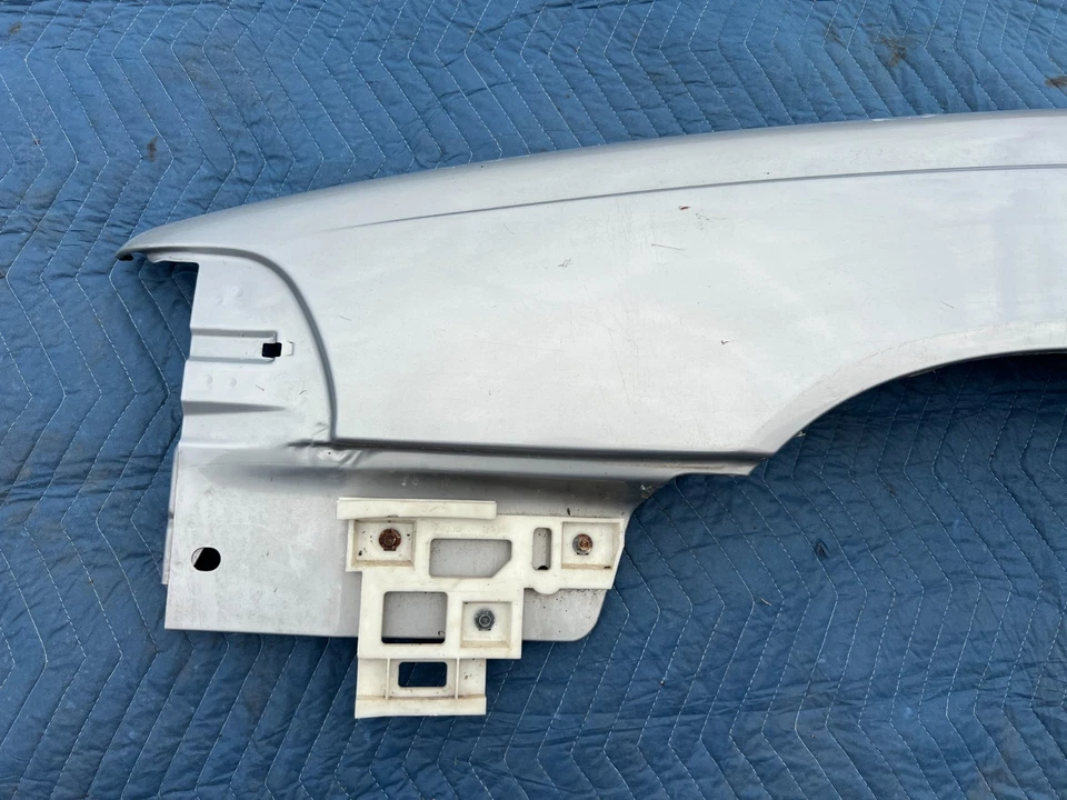 1998 - 2000 沃尔沃 S70 V70 XC 发球杆左 LH 挡泥板银色原始设备制造商 #3106EM — 第 2/4 张图片