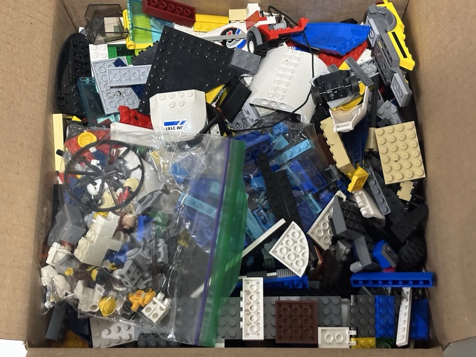 LEGO 4.5LB Lote a Granel Surtido Bloques de Ladrillos - ¡Minifiguras Espaciales de Star Wars y Más! Foto 3 de 4