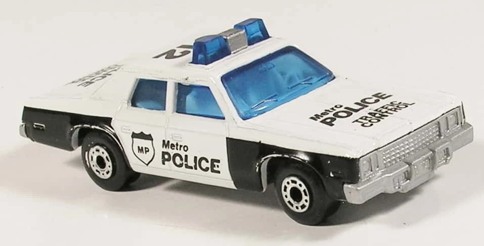 MATCHBOX 10 PLYMOUTH GRAN FURY POLICE SILVER PAINTED ENGLAND DEEP SHUTLINES BZL - Image 4 of 4