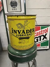 Invader oil can 250 WT  vintage 1954 Plowman Oil Company Garden City, New York