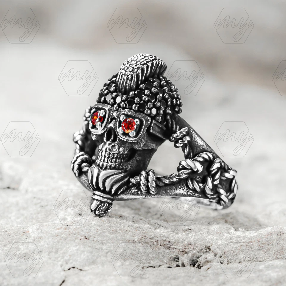 Anillo de plata de ley 925 con calavera de micro piedra negra para hombre Foto 2 de 3