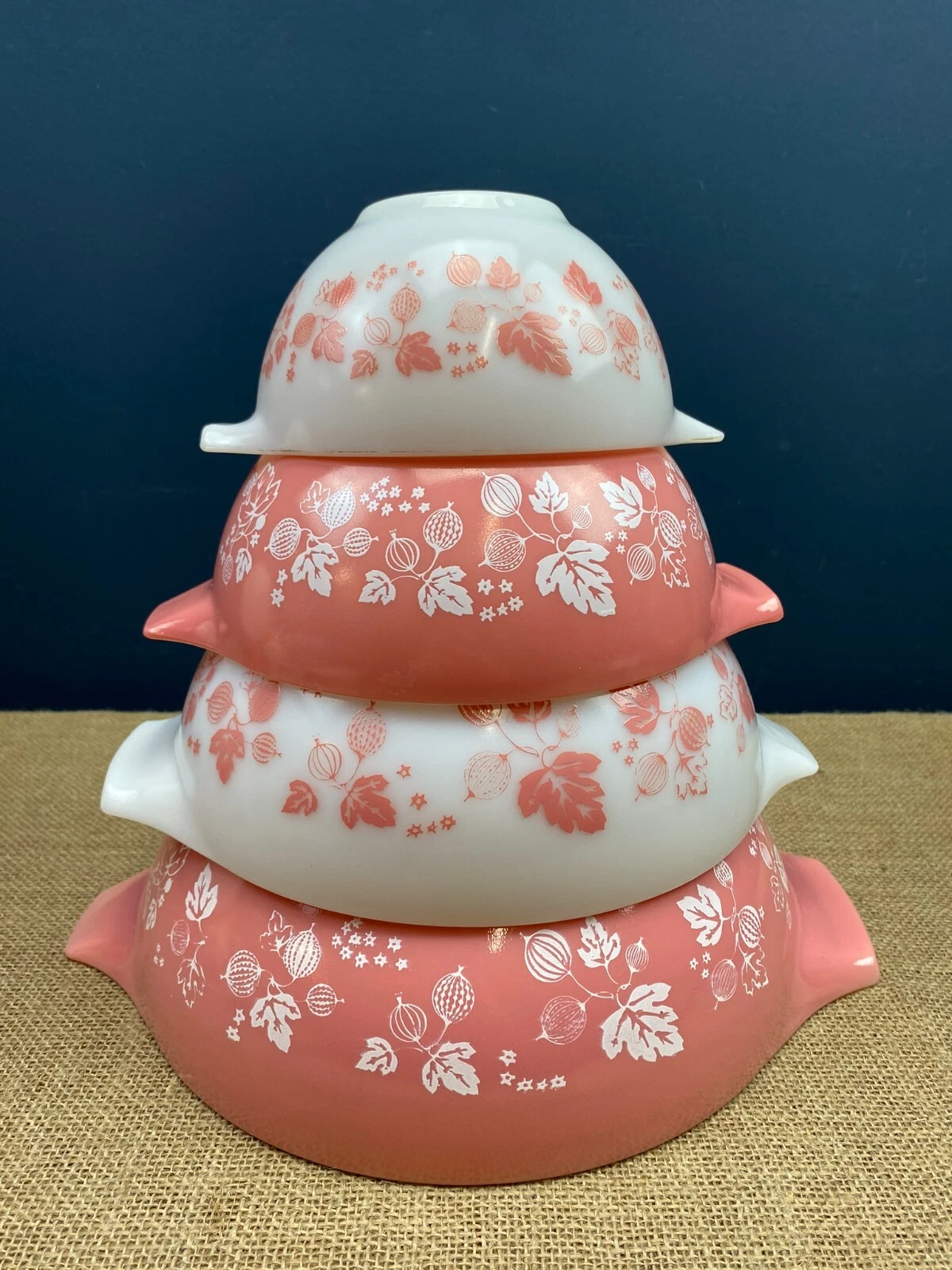 VINTAGE SET 4 X JAJ PYREX PINK GOOSEBERRY CINDERALLA NESTING MIXING BOWLS