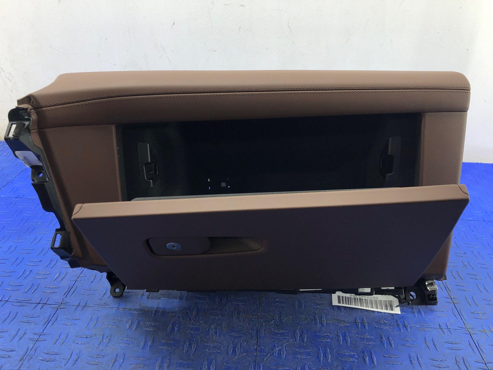 2023 MASERATI GRECALE FRONT RIGHT DASHBOARD GLOVE BOX STORAGE BROWN LEATHER OEM